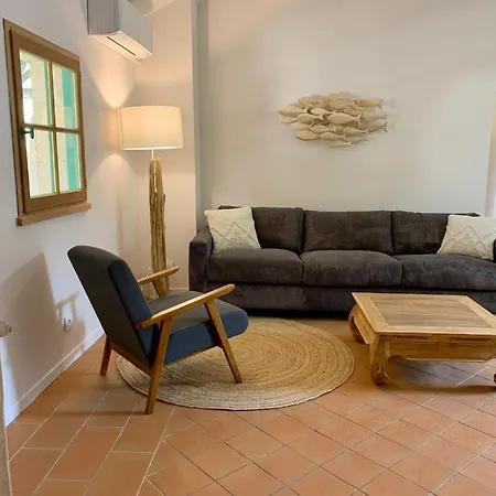 De Charme Avec Piscine - A Charming With Swimming Pool Saint-Léonard
