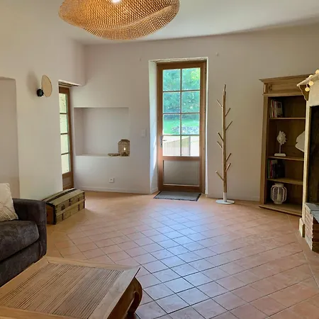 Ferienhaus De Charme Avec Piscine - A Charming With Swimming Pool *