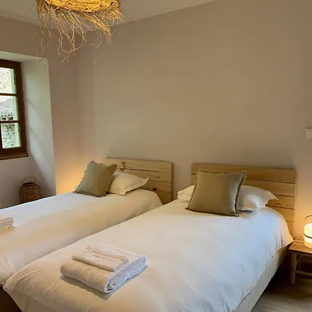 De Charme Avec Piscine - A Charming With Swimming Pool Ferienhaus