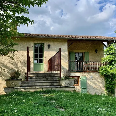 De Charme Avec Piscine - A Charming With Swimming Pool Ferienhaus