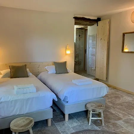 De Charme Avec Piscine - A Charming With Swimming Pool Saint-Léonard