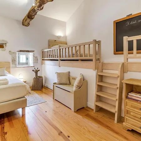 Ferienhaus De Charme Avec Piscine - A Charming With Swimming Pool