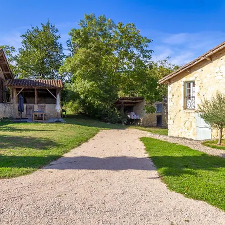 De Charme Avec Piscine - A Charming With Swimming Pool *