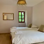De Charme Avec Piscine - A Charming With Swimming Pool *