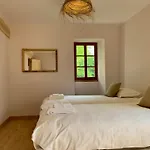 De Charme Avec Piscine - A Charming With Swimming Pool בית נופש Saint-Léonard