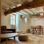 בית נופש De Charme Avec Piscine - A Charming With Swimming Pool Saint-Léonard