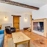 De Charme Avec Piscine - A Charming With Swimming Pool בית נופש
