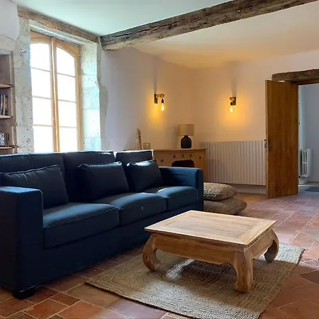 De Charme Avec Piscine - A Charming With Swimming Pool *