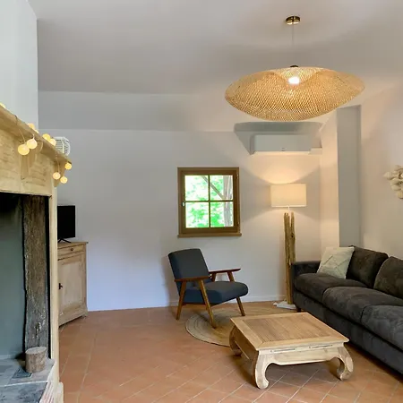 De Charme Avec Piscine - A Charming With Swimming Pool * Saint-Léonard