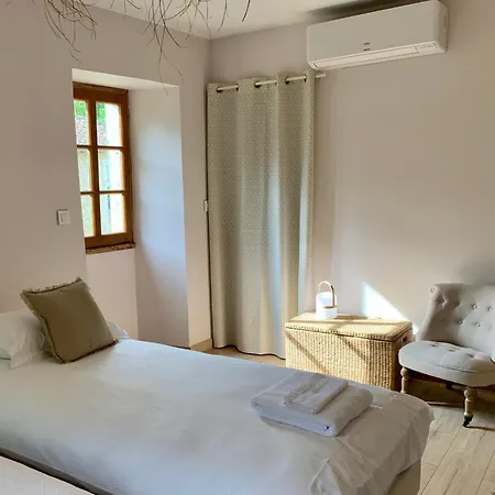 De Charme Avec Piscine - A Charming With Swimming Pool 別荘 Saint-Léonard