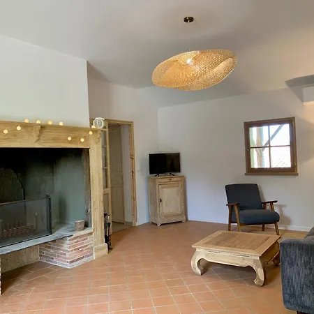 De Charme Avec Piscine - A Charming With Swimming Pool Tatil Evi