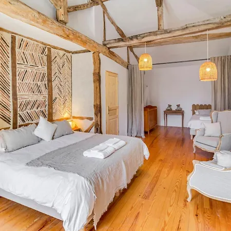 De Charme Avec Piscine - A Charming With Swimming Pool 別荘 Saint-Léonard