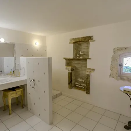 De Charme Avec Piscine - A Charming With Swimming Pool 別荘 Saint-Léonard
