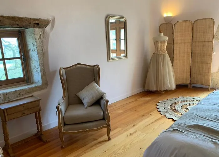 Ferienhaus De Charme Avec Piscine - A Charming With Swimming Pool *