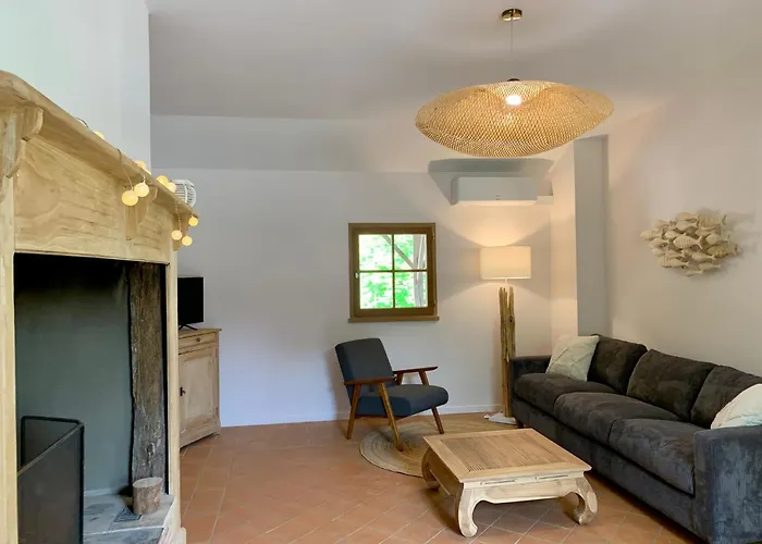 De Charme Avec Piscine - A Charming With Swimming Pool * Saint-Léonard