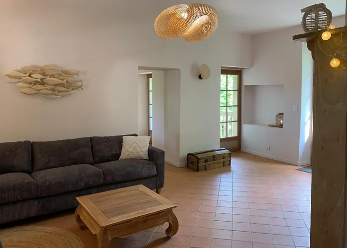 De Charme Avec Piscine - A Charming With Swimming Pool Tatil Evi