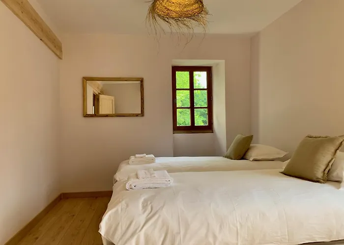 De Charme Avec Piscine - A Charming With Swimming Pool Tatil Evi Saint-Léonard