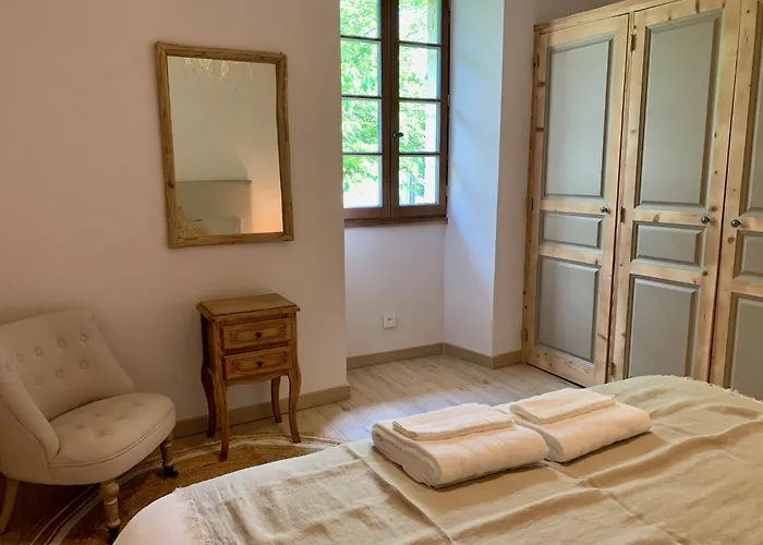 De Charme Avec Piscine - A Charming With Swimming Pool * Saint-Léonard