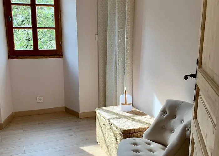 Tatil Evi De Charme Avec Piscine - A Charming With Swimming Pool Saint-Léonard