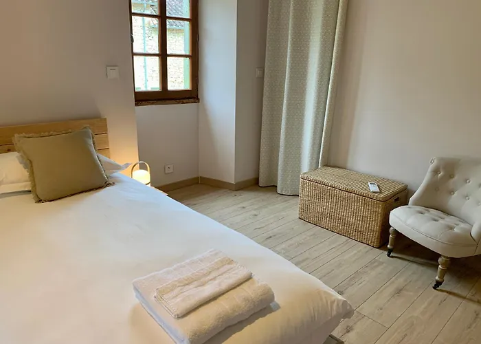 De Charme Avec Piscine - A Charming With Swimming Pool Tatil Evi Saint-Léonard