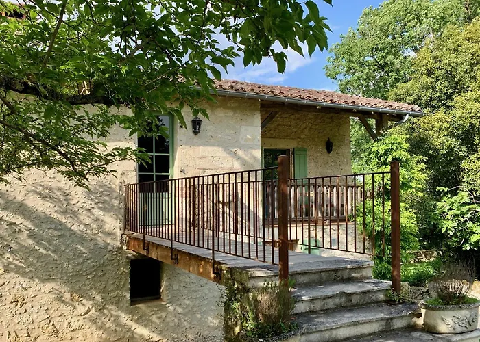 De Charme Avec Piscine - A Charming With Swimming Pool *