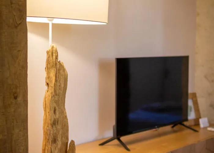 De Charme Avec Piscine - A Charming With Swimming Pool Ferienhaus Saint-Léonard