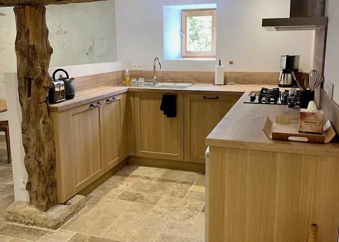 Tatil Evi De Charme Avec Piscine - A Charming With Swimming Pool Saint-Léonard